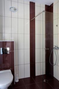 A bathroom at St. Stefan Villas & Hotel