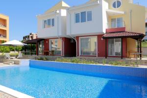 The swimming pool at or close to St. Stefan Villas & Hotel