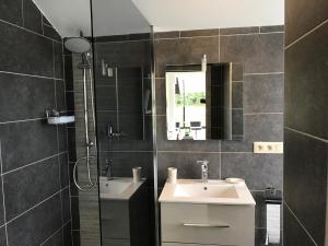 Koupelna v ubytování Entre Roche & Meuse