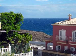 Fotografia z galérie ubytovania LAS DUNAS 2 by RENTMEDANO Pretty 2 bedroom villa, ocean views, pool and WiFi v destinácii El Médano