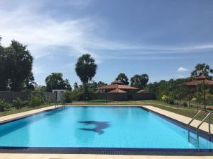 Swimming pool sa o malapit sa Aki Villa