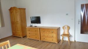 Μια τηλεόραση ή/και κέντρο ψυχαγωγίας στο Apartmán u Javoru