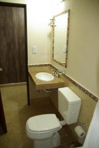 Phòng tắm tại Hotel Urbana