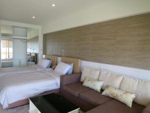 Gallery image of Sunshine Beach Condotel by Lux in Na Jomtien