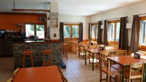 The lounge or bar area at Aiguestortes Camping Resort