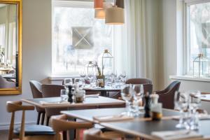 Restoran või mõni muu söögikoht majutusasutuses Quality Hotel Ekoxen