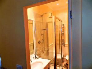 A bathroom at Bigo Guest House