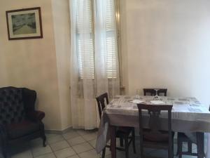Posedenie v ubytovaní WHOLE HOLIDAY HOME APARTMENT SPLENDID CIVITAVECCHIA da Pamino & Priscilla