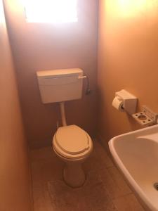 Essence of Africa Guesthouse tesisinde bir banyo