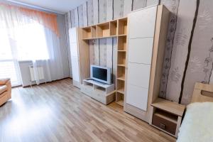 
Телевизор и/или развлекательный центр в Apartment on Ordzhonikidze 18
