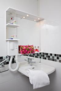 Gallery image of Fasthotel Toulouse Blagnac A&eacute;roport in Blagnac