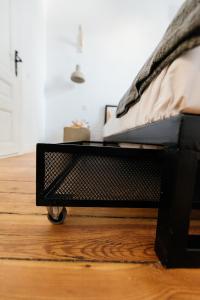 A bed or beds in a room at Mouse House Kapana