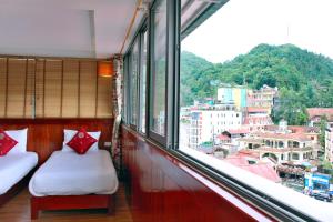 Nespecifikovaný výhled na hory nebo výhled na hory při pohledu z hotelu