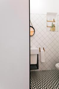 A bathroom at Mouse House Kapana