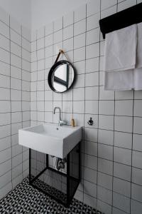A bathroom at Mouse House Kapana
