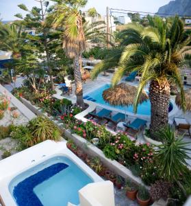 Bazen u ili blizu objekta Hermes Hotel