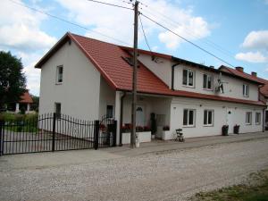 Budynek, w którym mieści się gospodarstwo agroturystyczne