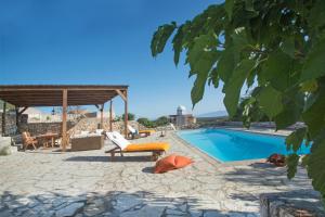 Бассейн в Villa Cerigo или поблизости +11 фотографий