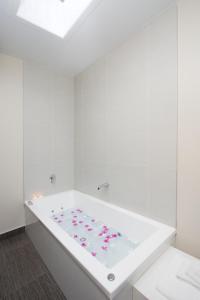 Kylpyhuone majoituspaikassa Apollo Hotel Rotorua