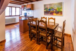 Gallery image of Apartamentos La Casona De Vidiago in Vidiago