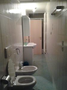 Vonios kambarys apgyvendinimo įstaigoje Villa Alessandra