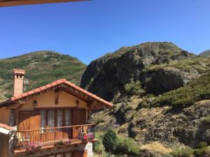 A general mountain view or a mountain view taken from the country house