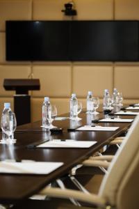 Biznesa zona un/vai konferenču telpa naktsmītnē Golden Tulip Doha Hotel