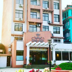 Pročelje oz. vhod v nastanitev Hotel Hema