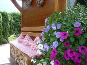 Κήπος έξω από το Hotel Karlwirt