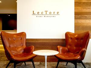 A seating area at TKP Lectore Atami Momoyama