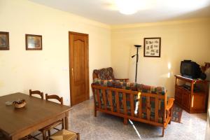 A seating area at Casa Rural Bordaberea Még 12 kép