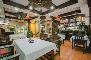 Restaurace v ubytování Magnific Patong + 37 fotografií