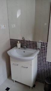 Hotel Barbakan tesisinde bir banyo