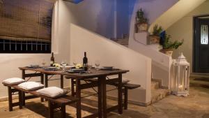 Gallery image of Blue Island Suite in Artemida