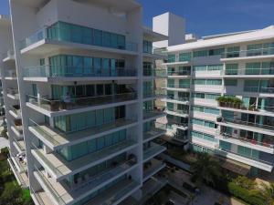 una vista aérea de un edificio de apartamentos alto en Apartamento Morros Epic Cartagena, en Cartagena de Indias