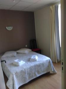 Galeriebild der Unterkunft Le Clos Fleuri in Bourg-de-Thizy + 15 Fotos