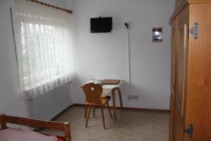 TV a/nebo společenská místnost v ubytování Gasthaus Mösle