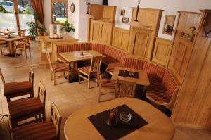 Restavracija oz. druge možnosti za prehrano v nastanitvi Hotel Tauernstern
