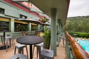 Bassein majutusasutuses Evergreen Lodge at Vail või selle lähedal