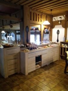 Kuchyň nebo kuchyňský kout v ubytování Hotel-Restaurant Johanneshof