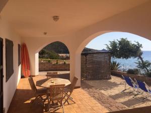 Gallery image of Villa Alabe - Waterfront Apartments in Bosa Porto Alabe in Tresnuraghes