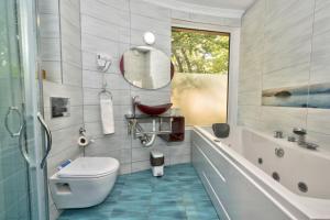 Hotel Perfect tesisinde bir banyo