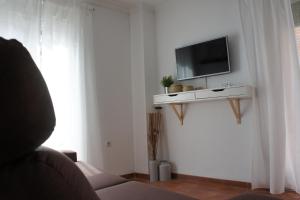 Μια τηλεόραση ή/και κέντρο ψυχαγωγίας στο APN Hatabin
