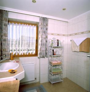 A kitchen or kitchenette at Haus Unterberg