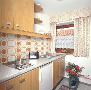 A kitchen or kitchenette at Haus Unterberg
