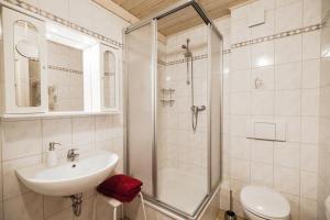 
Ein Badezimmer in der Unterkunft Ferienwohnungen Vier Napoleonslinden

