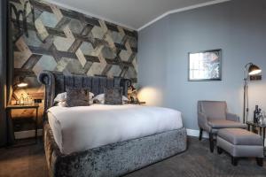 Postel nebo postele na pokoji v ubytování Malmaison Hotel Leeds