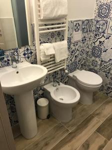 Koupelna v ubytování B&B Quasi in centro