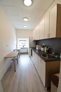Kuchyň nebo kuchyňský kout v ubytování Bella Jūrmala Hotel
