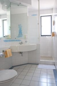 Phòng tắm tại Seminarhotel Göttlesbrunn